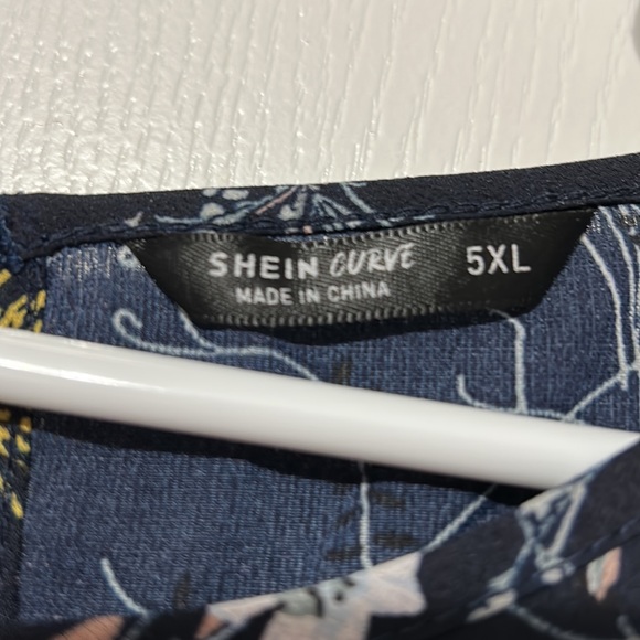 🆕SHEIN Blouse - Picture 3 of 3